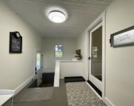 Luxury Craftsman Farmhouse Close to Beaches & Wineries