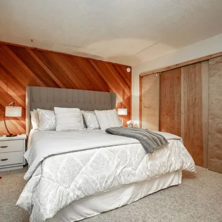 Cozy Mtn. Home with Private Hot Tub - Sleeps 10 1 Mile from Base of Mountain