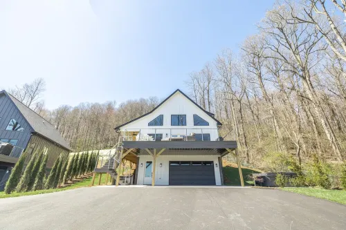 Stoney Mountain View’s One Hotels in Balfour