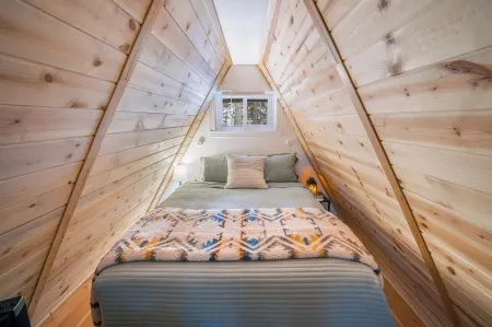 A-Frame Cabin - Mountain Views, Deck, Pet Friendly