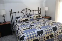 Beautiful, Majestic Log Cabin Large Game Room and Lake View