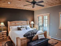 Your North Shore Escape Starts Here-Luxury Cabin in the Heart of Lutsen Mtns!!! Hotels in Lutsen
