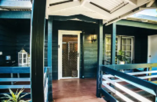 Gorgeous 3 bedroom raked ceiling cabin 布萊克巴特酒店