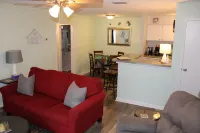 Ocean Walk 1Bd/1Ba Condo Close to the Village Pier Area