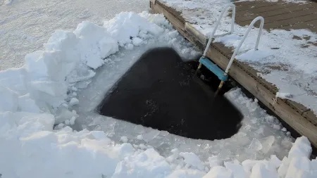 Waterfront 2br/2ba cottage