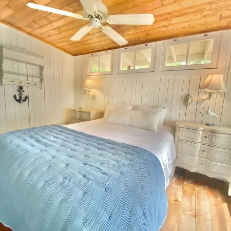 Cozy Clean Cottage on Clearwater