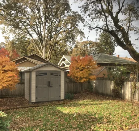 Charming Parkside Bungalow-2 blocks from downtown!