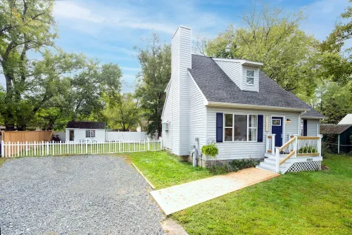 Bay views with kayaks, bikes, fire pit, crabbing and more Hotels in Shady Side