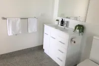 MOONRISE BINALONG BAY Stunning views