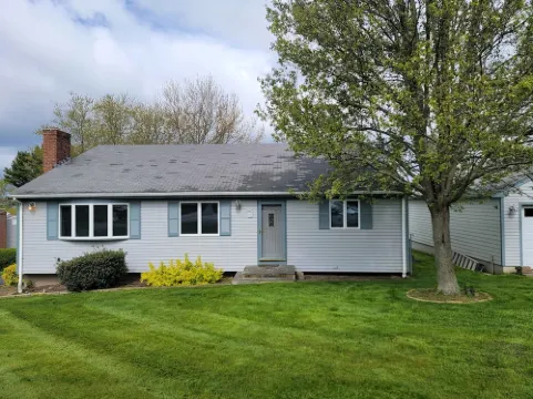 Quiet family escape and just 5min drive to the beaches.