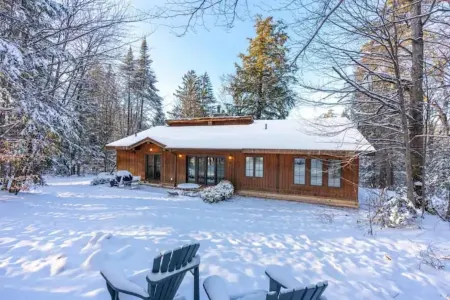 Gorgeous Renovated Home With Mirror Lake Access!