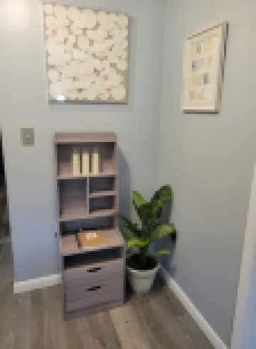 Modern. 5 min to Penn State Breakfast included, King bed, Game Room! Toftrees