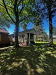 Peaceful Wooded Retreat on Lake Ann