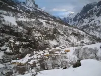 Cottage (full rental) El Colladín for 9-10 people