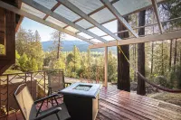 Mountain Views with GAME Room, KING Bed, Fire Pit --- Starlink 빅 트리스 루프 트레일헤드 주변 호텔