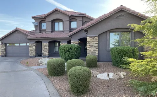 Heated Pool.Panoramic Views•4 Bed 2.5 Ba•Central Location