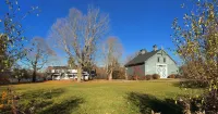 20 Acre Meticulously Renovated and Luxurious Waterfront Estate - One of A Kind! Hotels in 