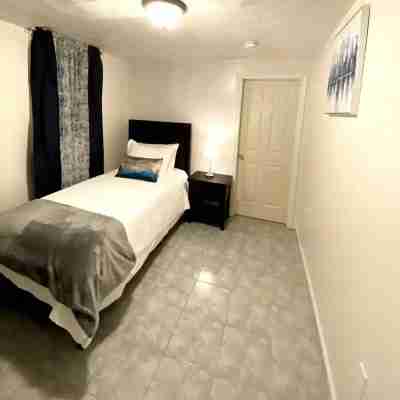 Glorious Suite near Downtown with washer/dryer Rooms