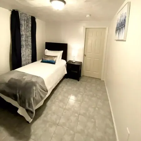 Glorious Suite near Downtown with washer/dryer