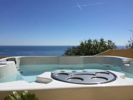 Magnificent villa in a spectacular setting with 360° views of the Mediterranean Отели рядом с достопримечательностью «Музей Жана Кокто - Коллекция Северина Вундермана»