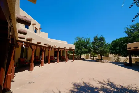 Private Estate for Family Reunion, Weddings, Business Retreat, and Vacations Отели в г. Идальго