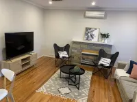 Central & Tranquil Two-Bedroom Home in the Heart of Essendon - Wifi
