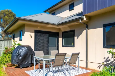 Bliss@13thbeach: Barwon Heads, Golf Surf, Bush. Luxe Living, Pet Friendly Отели в г. Ошен Гров