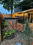 The Schoolhouse Cabin - Hot Tub and Game Room!