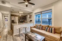Beautiful Midtown 2BD – Parking + Fast WiFi