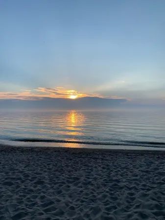 Family friendly home - Just a short walk to the beach!