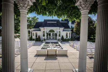 Charming 1 Bedroom Apt- Best Location Near Downtown Frederick & DC