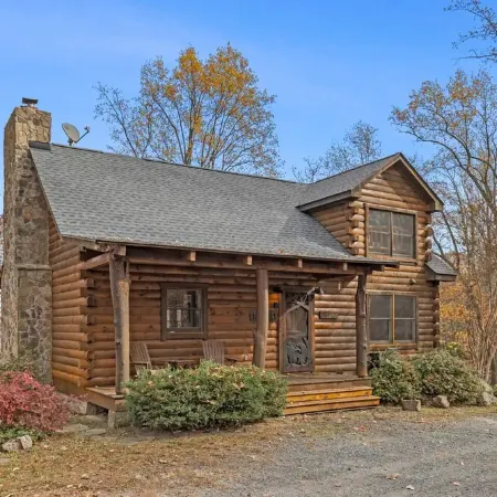 3 Bedroom Cabin near SNP with views!