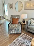 Serene bungalow: Modern Comfort near the Hospital, Power Plants and Campus