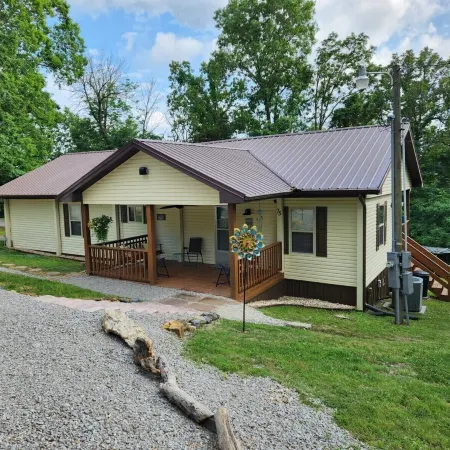 Cottage at Lake Cumberland; 6m walk to water at Clearwater public boat ramp