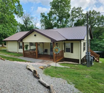 Cottage at Lake Cumberland; 6m walk to water at Clearwater public boat ramp