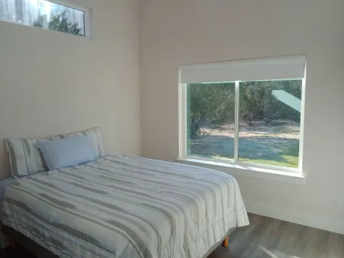 NEW Casita, Located in upscale neighborhood on large lot. Private, safe, luxury. Hotels in Leander