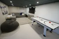 King bed, Hot Tub, Family Friendly
