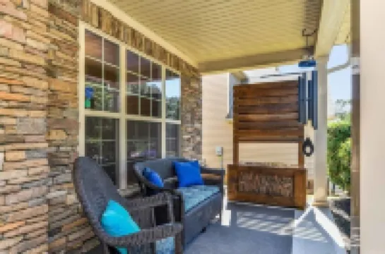 Relaxing Greer 6BR/11bed home near dtown & GSP