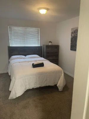 Classic and convenient - 4 bedroom house in the heart of Aurora! Hotels near Aurora Central High School