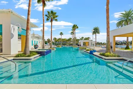 Luxury Condo With Beautiful Views