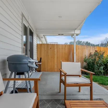 Cozy Cottage: relaxing retreat, pet and family friendly