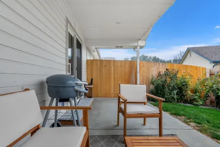 Cozy Cottage: relaxing retreat, pet and family friendly