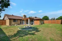 Great Home with Southern Charm and Great Space - Bungalows