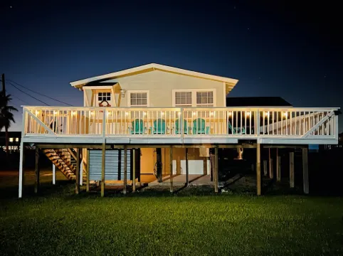 Cute, Cozy and Clean Cottage by the Sea!