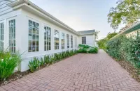 The Coach House- Entire Home - 2 bedroom/3 bath Orlando getaway!