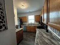 Capital City- 6 Miles from Madison with Fireplace