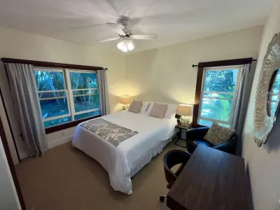 Private Paradise Organic Farm Stay with Ocean View, Nestled in Banana Grove