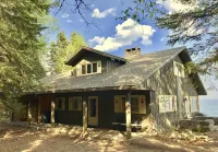 Timber-frame Beach Chalet on Lake Superior between Lutsen and Grand Marais
