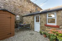 Charming Original Stone Cottage Close To Beaches and Countryside