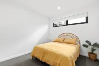3 Bedroom Townhouse - Centrally Located